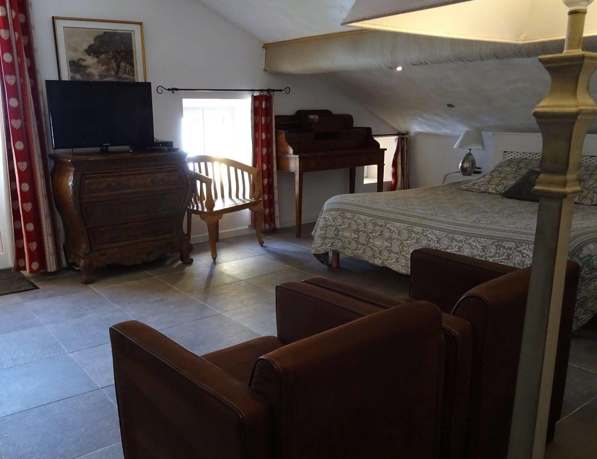 Auberge De La Poulciere Жерарме Экстерьер фото